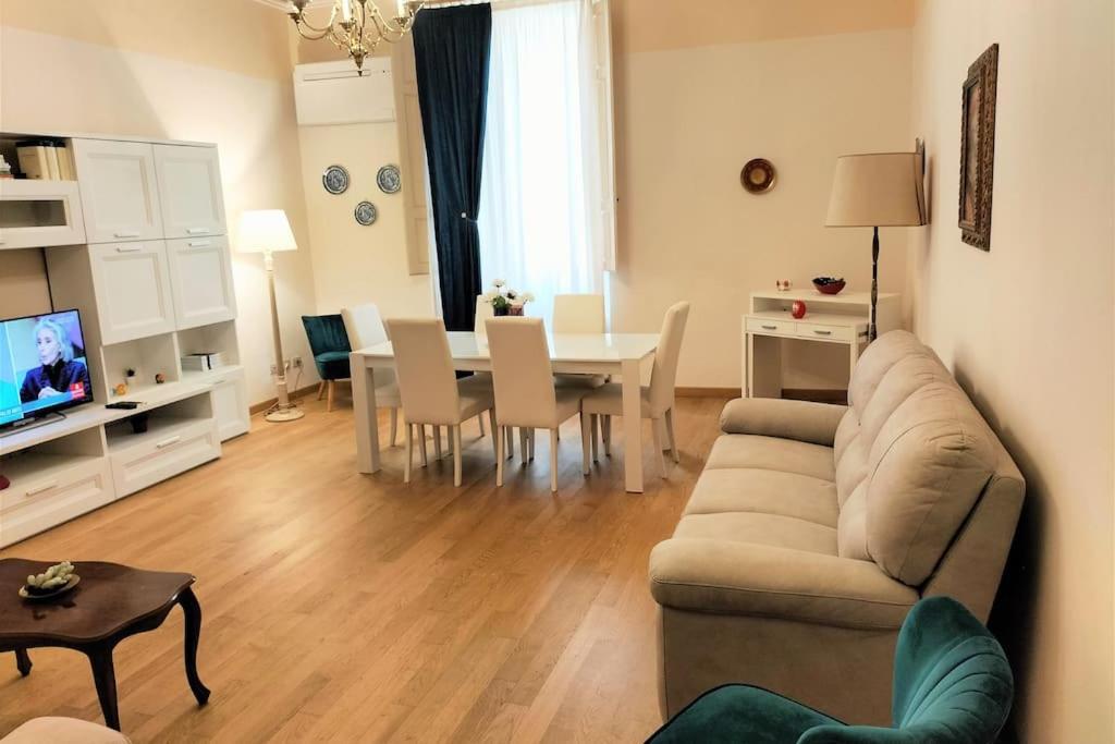 Appartamento Ghibellina Elegant With 4 Bedrooms *